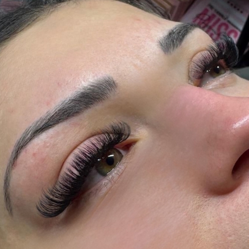 Russian Lashes after treatment amazing results at Makeover Palace in Kidlington Russian Lashes after treatment amazing results at Makeover Palace in Kidlington